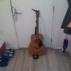 Yammaha Acoustic Guitar 