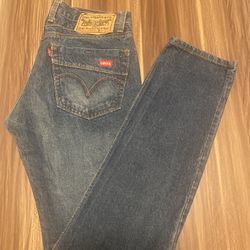 Levi’s Jean Size 30x32                                        L