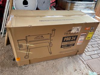 Traeger Pro Series 34-Pellet Grill and Smoker in Bronze