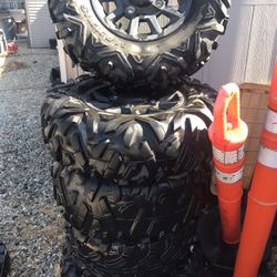 Polaris RZR Tire & Wheel