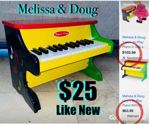 $25 Melisa & Doug Wooden Piano 🎹 very sturdy like new learn to play music