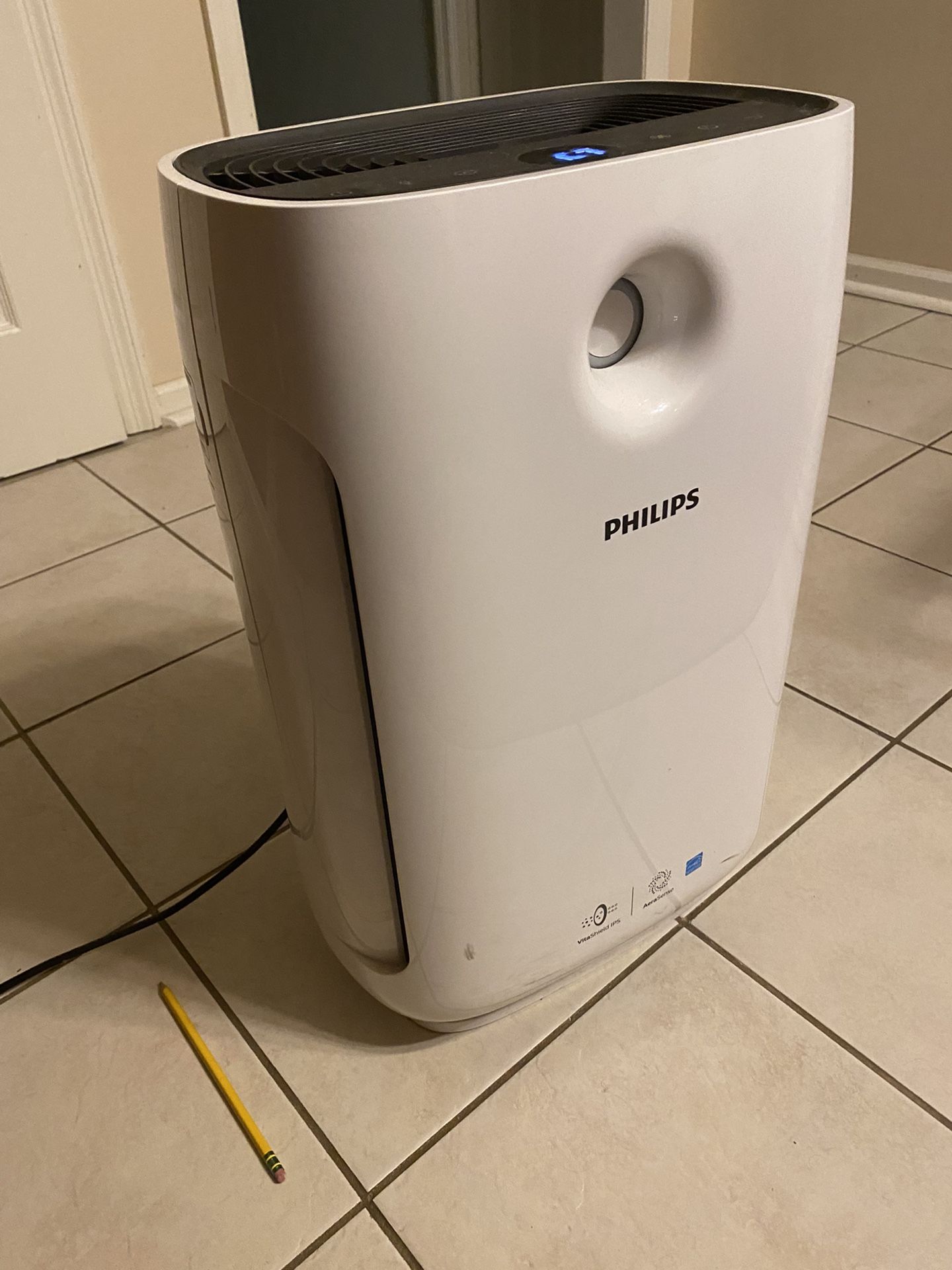Philips Air Purifier (white)