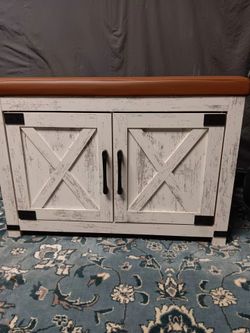 FARMHOUSE STYLE Shoe cabinet