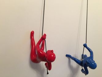 Climbing man blue + red