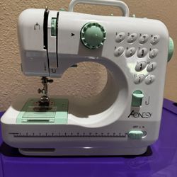 Beginner Sewing Machine 