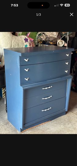 Vintage chest of drawers