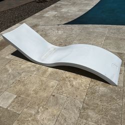 Ledge Lounger Pool Chaise