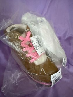 Kids Tan Shearling Boots with Pink Laces size 2