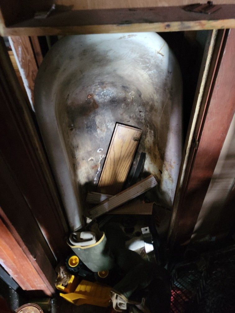 Cast-iron Claw Foot Tub