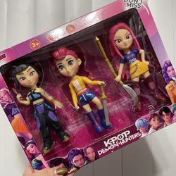 large K-Pop Figures