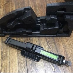 2020 Hyundai Santa Fe Spare Tire Jack & Tool Kit Foam Wrench OEM 
