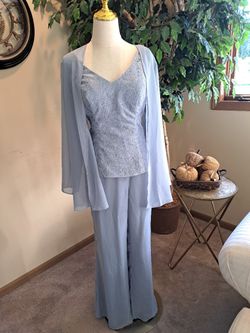 3 Pieces Beautiful Outfit  With Little Sequence On The Top Lace