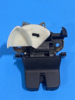 2012-2022 VOLKSWAGEN PASSAT TRUNK LID POWER LOCK LATCH ACTUATOR RELEASE OEM