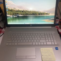 HP 17.3” Display Intel Quad Core I5 11th Gen Processor, 16gb Ram 512gb SSD Win 11 Charger 