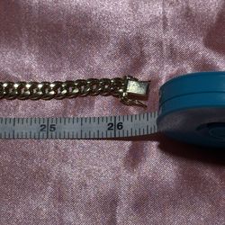 ESTA DISPONIBLE PARA QUE NO PREGUNTES CADENA CUBANA SEMI SOLIDA 26.5” 10K 29.7 GRAMOS PRECIO FIRME IT IS AVAILABLE—SO PLEASE DON'T ASK. Semi-Solid Cub