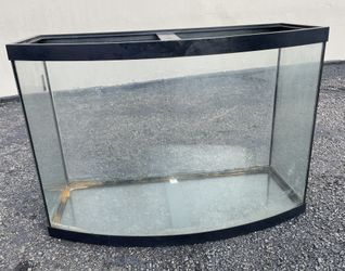 BOW FRONT AQUARIUM LENGTH 30” in WIDTH 18” in. Height 14.5” in.   OR BEST OFFER, 