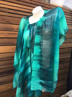 Nice colorful poncho size large cute for Halloween 🎃 hippie costume
