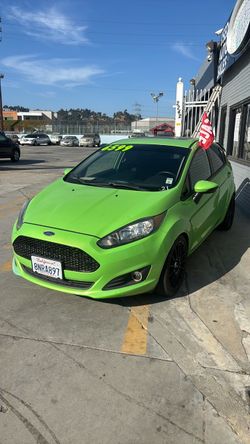 2014 Ford fiesta hatchback SE