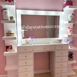 Makeup Vanity With Hollywood Mirror 