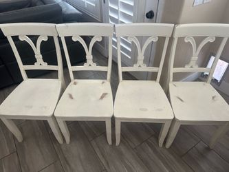 4 White Wooden Dining Chairs – Great DIY Refinish Project