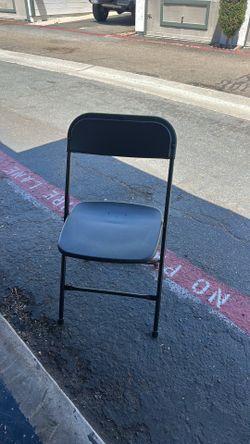 Black foldable chair