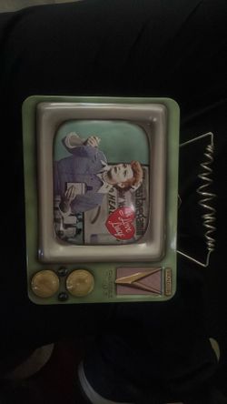 Vandor collectible tins
