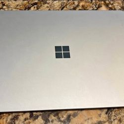 ✅ Surface Laptop 2

