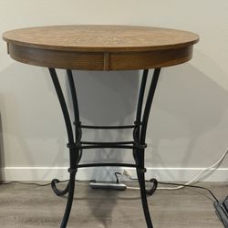 Circle Table With 4 Cast Iron Chairs
