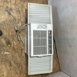 Window AC Unit