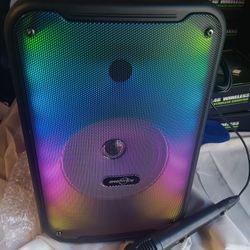 🎁🎁La Nuevas Bocinas Bluetooth ✅️ Micrófono ✅️ 🎤 Luces Les Nuevas Recargables 🎁