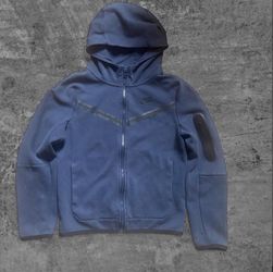 Navy blue Nike tech