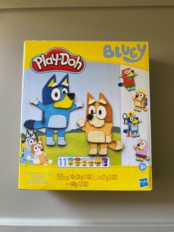 Play-Doh Bluey Make'n Mash Costumes Play Dough Set. NEW