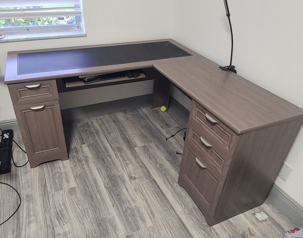 Office Desk