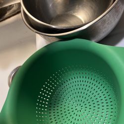 Serving Bowls And Colander