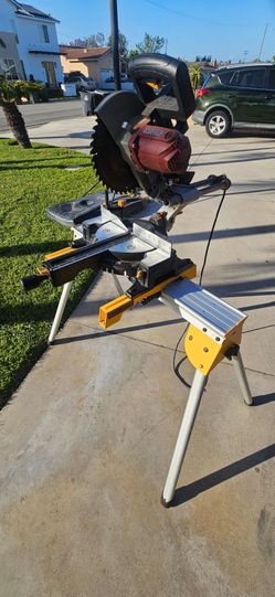Miter saw 10" , and bench
