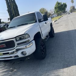 2005 GMC Sierra