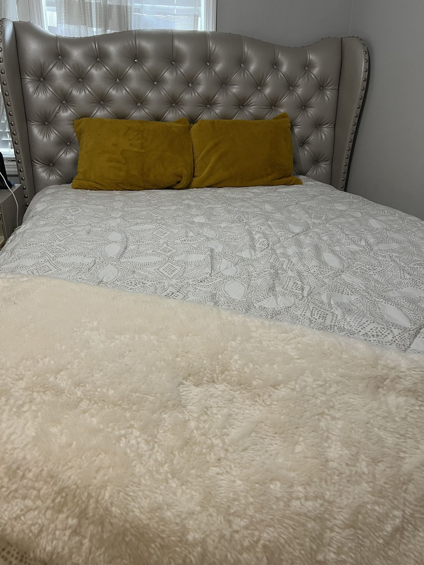 Queen Bed And Dresser With Mirror
