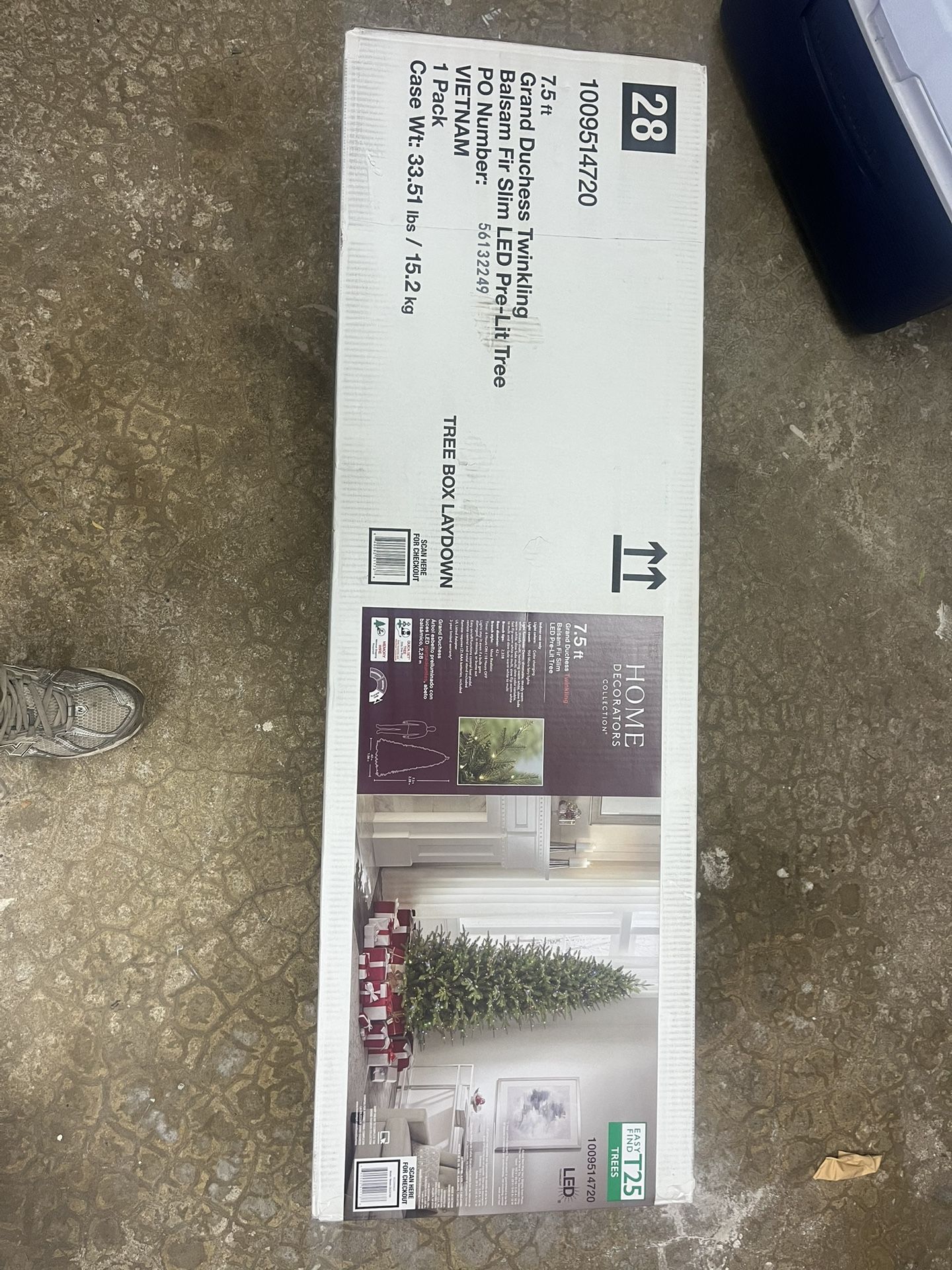 Grand Duchess Twinkling Balsam Fir SLIM Pre Lit Tre