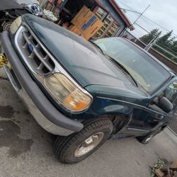 Parting Out 1996 Ford Explorer Parts 