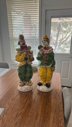 1966 Universal statuary Chicago clowns