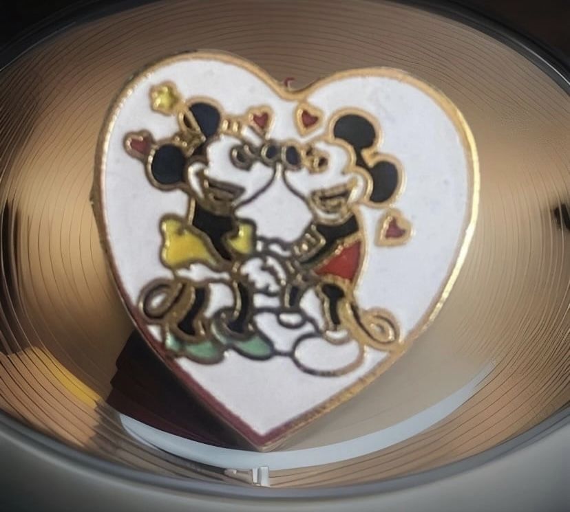 Walt Disney Cloisonné 1970s Mickey Mouse And Mini Mouse Heart Adjustable Ring