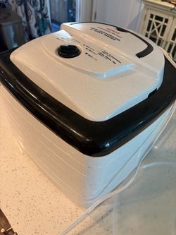 Nesco American Harvest Food Dehydrator & Jerky Maker