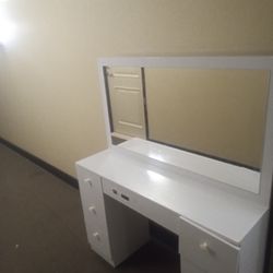 Vanity Dresser Kids/Teens