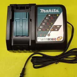 MAKITA 18V LITHIUM- ION FAST CHARGER