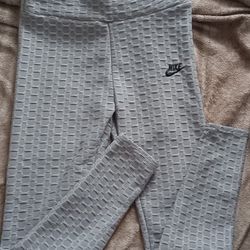 Womens Gray Nike Leggings (Size Large)