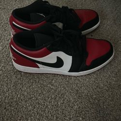 Jordan 1 Low Bred Toe Size 11 Men 