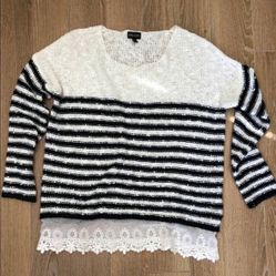 Love & Liberty BlackWhite a Lace Detail Hem