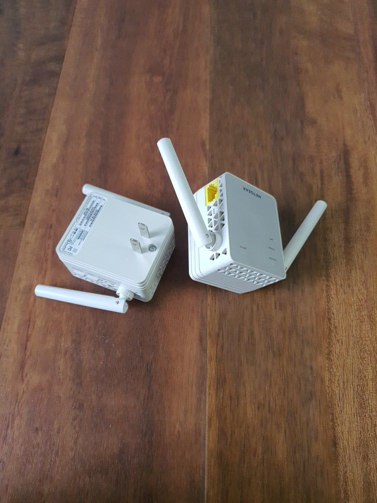 Netgear EX3700 WiFi Extender 2 Set