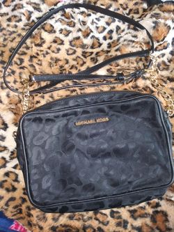 Micheal kors crossbody purse