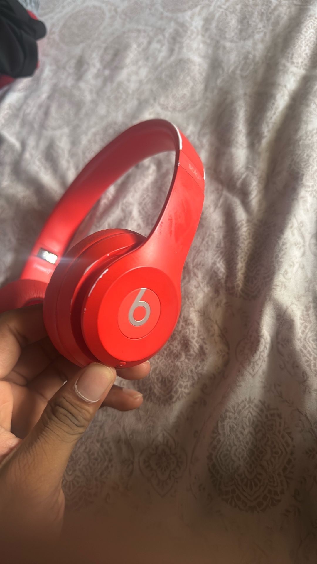 Red Beats, Negotiating With Anybody Who Want Them.